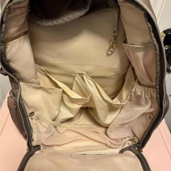Itzy Ritzy Taupe and Cream Diaper Bag with Tassle and Changing Pad - Picture 4 of 8